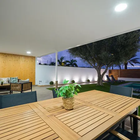 Pasito Blanco Villas *