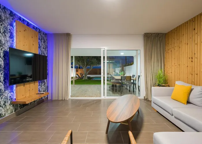 Pasito Blanco Villas פסיטו בלנקו